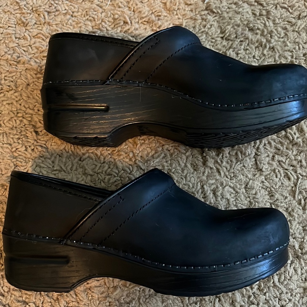 Black dansko clogs size 36